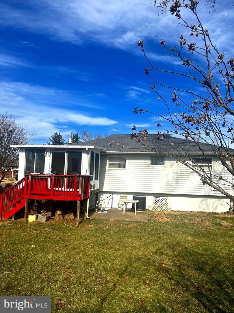 7104 Kerr Dr, Springfield, VA 22150 photo 17