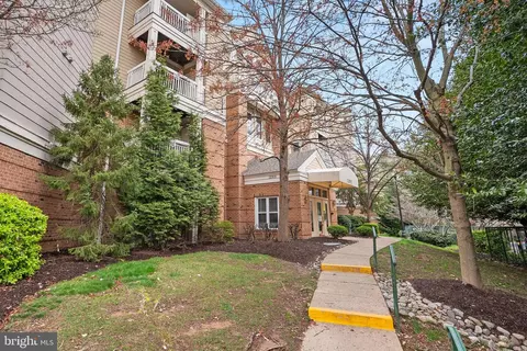12915 Alton Sq #107, Herndon, VA 20170