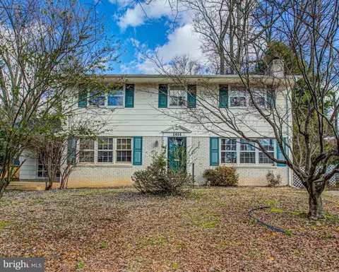 1414 Desale St SW, Vienna, VA 22180