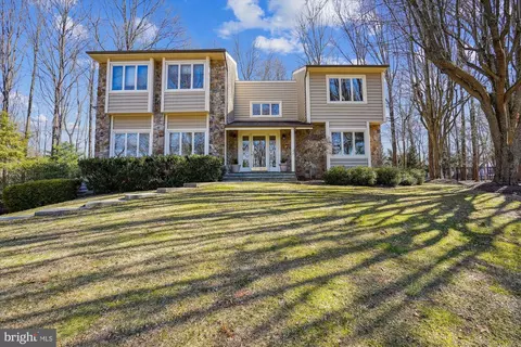 757 Kentland Dr, Great Falls, VA 22066