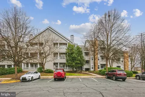 4417 Fair Stone Dr #204, Fairfax, VA 22033