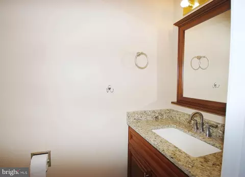 Bath - 7216 Olde Lantern Way, Springfield, VA 22152 photo 2 of 8