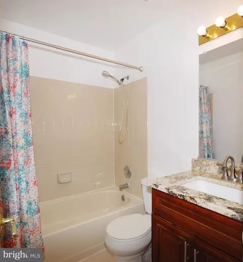 Bath - 7216 Olde Lantern Way, Springfield, VA 22152 photo 7 of 8