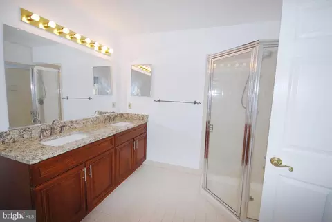 Bath - 7216 Olde Lantern Way, Springfield, VA 22152 photo 5 of 8
