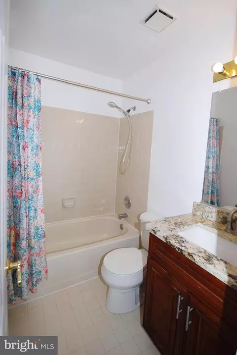 Bath - 7216 Olde Lantern Way, Springfield, VA 22152 photo 6 of 8