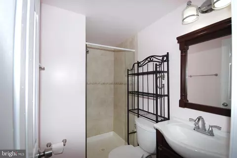 Bath - 7216 Olde Lantern Way, Springfield, VA 22152 photo 8 of 8
