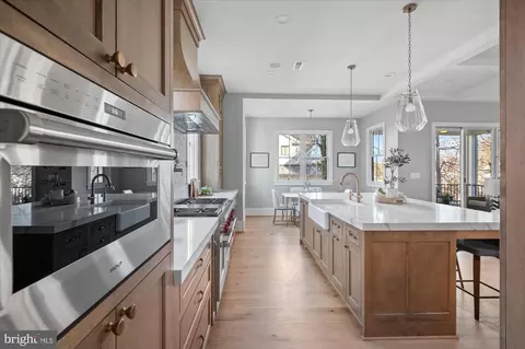 Kitchen - 1811 Franklin Ave, Mclean, VA 22101 photo 7 of 11