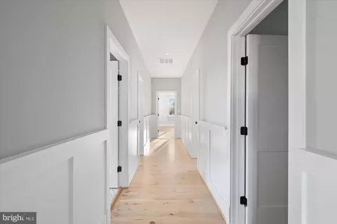 Entry Way - 1811 Franklin Ave, Mclean, VA 22101 photo 9 of 9