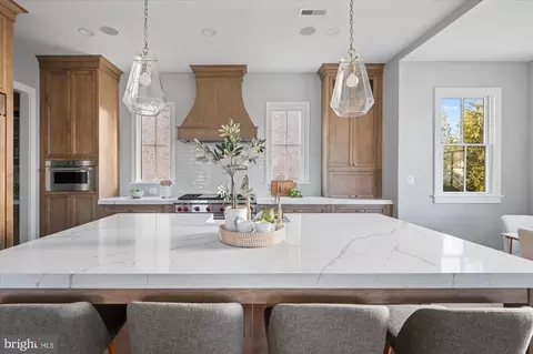 Kitchen - 1811 Franklin Ave, Mclean, VA 22101 photo 4 of 11
