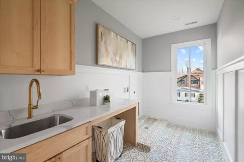 Bath - 1811 Franklin Ave, Mclean, VA 22101 photo 8 of 8