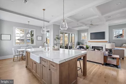 Kitchen - 1811 Franklin Ave, Mclean, VA 22101 photo 9 of 11