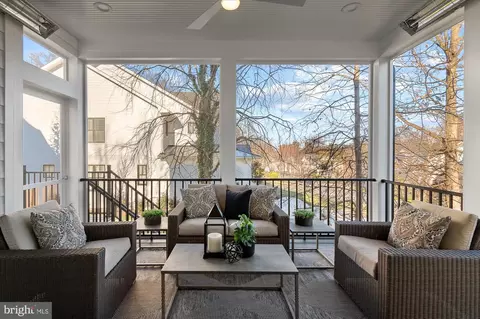 Exterior - 1811 Franklin Ave, Mclean, VA 22101 photo 5 of 11