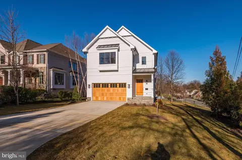 Exterior - 1811 Franklin Ave, Mclean, VA 22101 photo 2 of 11