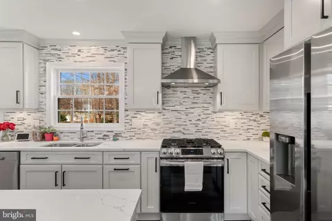 Kitchen - 6520 Greenview Ln, Springfield, VA 22152 photo 3 of 5