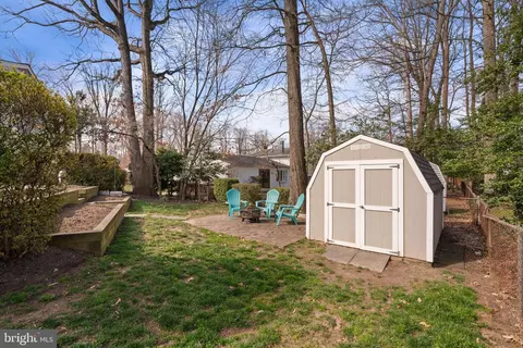 Exterior - 6520 Greenview Ln, Springfield, VA 22152 photo 10 of 11