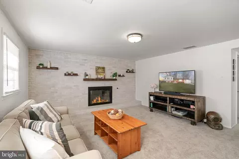 Living - 6520 Greenview Ln, Springfield, VA 22152 photo 1 of 1