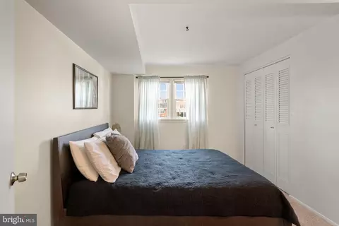 Bedroom - 6520 Greenview Ln, Springfield, VA 22152 photo 9 of 10
