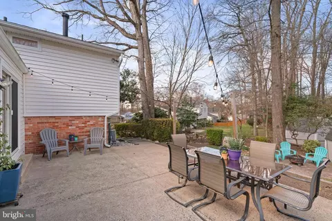 Exterior - 6520 Greenview Ln, Springfield, VA 22152 photo 7 of 11