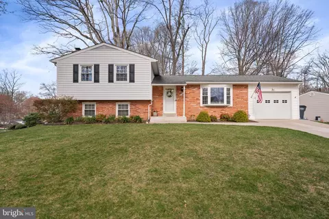 Exterior - 6520 Greenview Ln, Springfield, VA 22152 photo 2 of 11