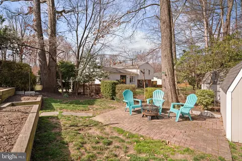 Exterior - 6520 Greenview Ln, Springfield, VA 22152 photo 9 of 11