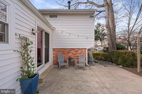 Exterior - 6520 Greenview Ln, Springfield, VA 22152 photo 6 of 11