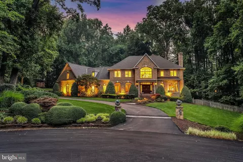 500 Seneca Knoll Ct, Great Falls, VA 22066