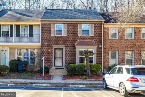 5772 Crownleigh Ct, Burke, VA 22015