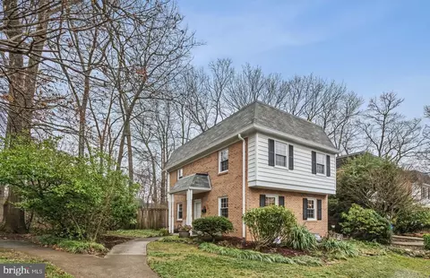 1561 Brookshire Ct, Reston, VA 20190