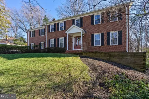 11007 Langton Arms Ct, Oakton, VA 22124