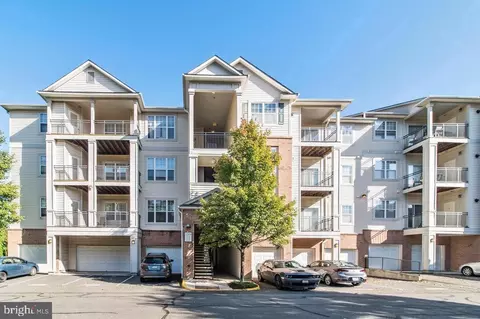 12104 Garden Grove Cir #301, Fairfax, VA 22030
