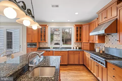 Kitchen - 1916 Valley Wood Rd, Mclean, VA 22101 photo 5 of 8