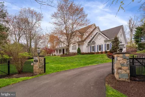 1916 Valley Wood Rd, Mclean, VA 22101