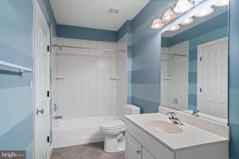 Bath - 1916 Valley Wood Rd, Mclean, VA 22101 photo 13 of 13