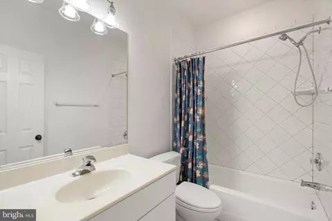 Bath - 1916 Valley Wood Rd, Mclean, VA 22101 photo 6 of 13