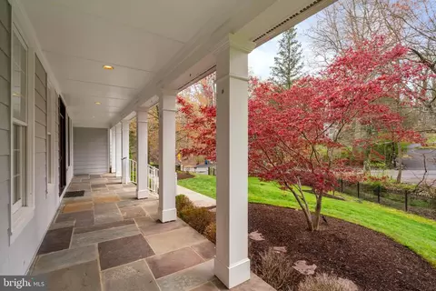 Exterior - 1916 Valley Wood Rd, Mclean, VA 22101 photo 8 of 14