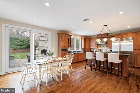Dining - 1916 Valley Wood Rd, Mclean, VA 22101 photo 4 of 5