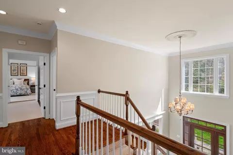 Entry Way - 1916 Valley Wood Rd, Mclean, VA 22101 photo 5 of 7