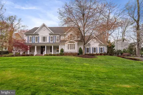 Exterior - 1916 Valley Wood Rd, Mclean, VA 22101 photo 2 of 14