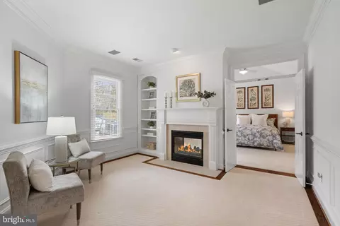 Bedroom - 1916 Valley Wood Rd, Mclean, VA 22101 photo 6 of 12