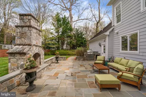 Exterior - 1916 Valley Wood Rd, Mclean, VA 22101 photo 13 of 14