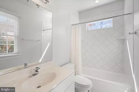 Bath - 1916 Valley Wood Rd, Mclean, VA 22101 photo 7 of 13
