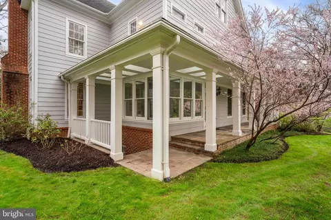 Exterior - 1916 Valley Wood Rd, Mclean, VA 22101 photo 12 of 14