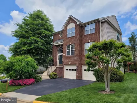8918 Day Lilly Ct, Fairfax, VA 22031