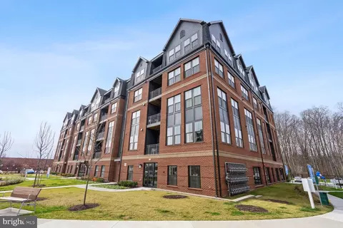 3925 Fair Ridge Dr #507, Fairfax, VA 22033