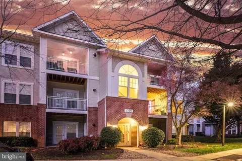 1509 N Point Dr #1, Reston, VA 20194