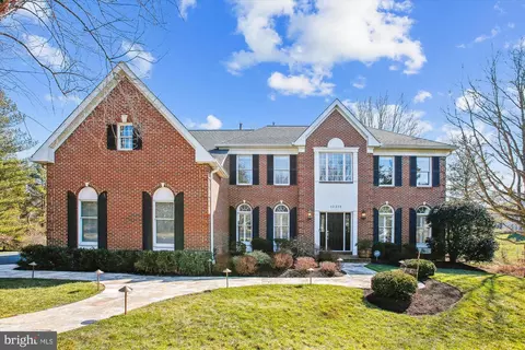 10315 Brittenford Dr, Vienna, VA 22182