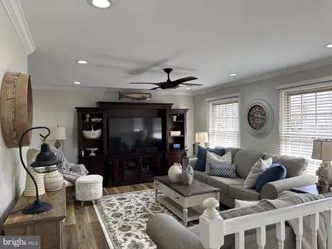 Living - 8914 Spur Rd, Springfield, VA 22153 photo 1 of 5