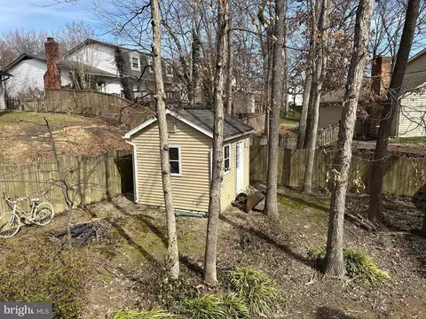 Exterior - 8914 Spur Rd, Springfield, VA 22153 photo 8 of 8