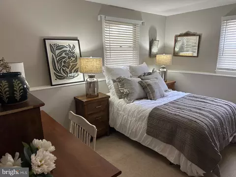 Bedroom - 8914 Spur Rd, Springfield, VA 22153 photo 6 of 7