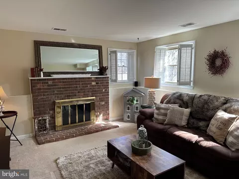 Living - 8914 Spur Rd, Springfield, VA 22153 photo 5 of 5